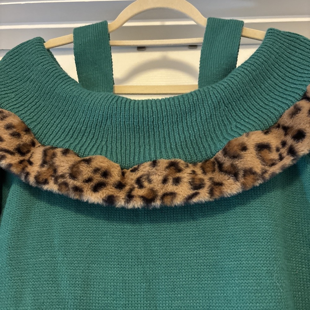 Womens 1X 16/18‎ Red Green Leopard Print Fuzzy Trim Elf Christmas Sweater Dress - Picture 3 of 5
